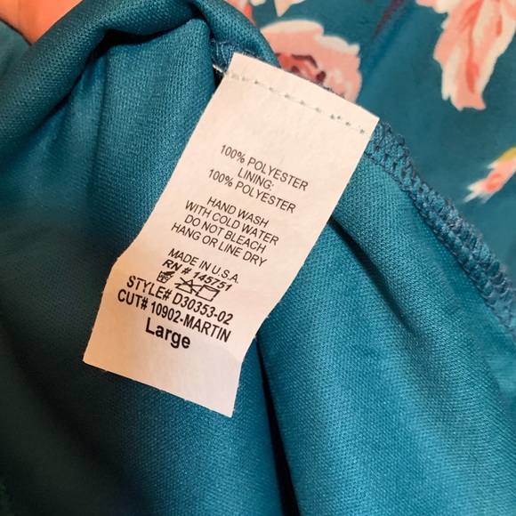 NWT. Turquoise flower print maternity dress - Picture 6 of 8